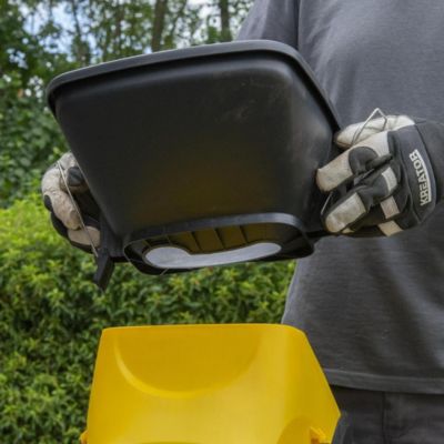 Powerplus Broyeur de végéteaux POWEG6421 - Broyeur de végétaux 2500W