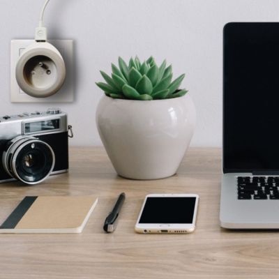 Prise 2P+T avec chargeur USB - gris - Watt&Co