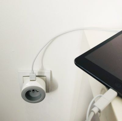 Prise 2P+T avec chargeur USB - gris - Watt&Co