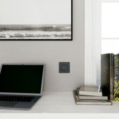 Prise de courant avec terre affleurante + usb C 10.5W Schneider Electric Odace anthracite