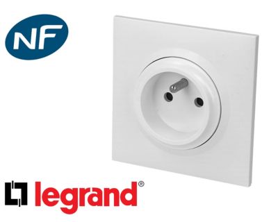 Prise électrique Legrand Dooxie™ Easyréno complète