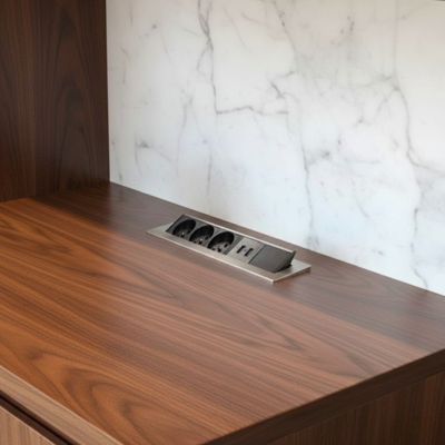 Prise plan de travail AURA - Bloc 3 prises + 2 USB-A rétractable inox