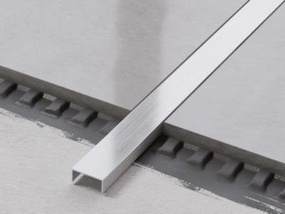 Profilé décoratif U en acier inoxydable pour carrelage Argent satiné - 20 mm x 2700 mm x 0,65 ep.