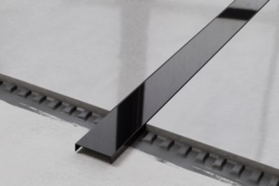 Profilé décoratif U en acier inoxydable pour carrelage Noir poli - 40 mm x 2440 mm x 0,65 ep.