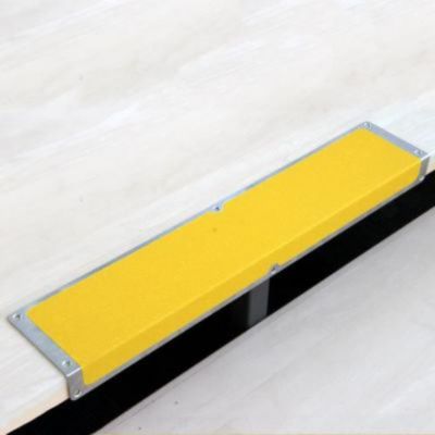 Profilé d'escaliers antidérapant avec nez en aluminium m2™ Premium jaune 120 x 635 x 45mm