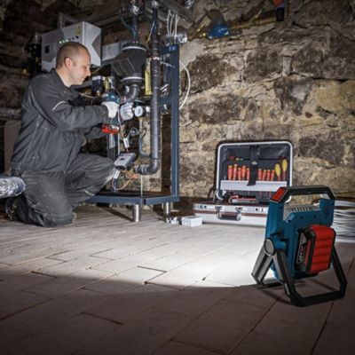 Projecteur de chantier Boch 18V, 1900 lumens