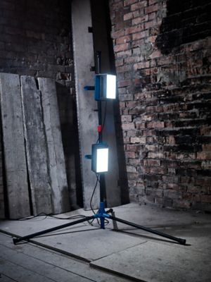 Projecteur de chantier double sur pied Erbauer 2000 lumens