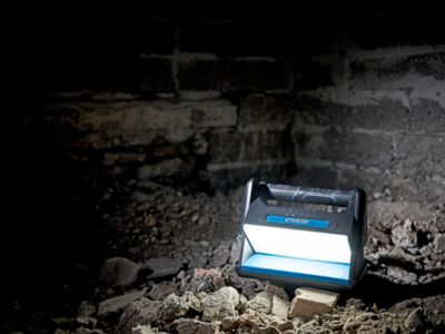 Projecteur de chantier Erbauer sur batterie 1000 lumens
