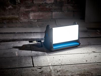 Projecteur de chantier Erbauer sur batterie 3000 lumens