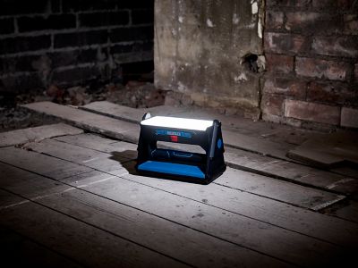 Projecteur de chantier Erbauer sur batterie 3000 lumens