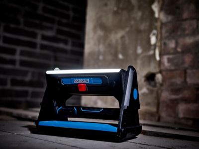 Projecteur de chantier Erbauer sur batterie 3000 lumens