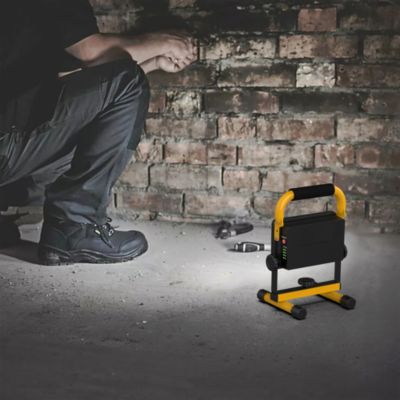 Projecteur de chantier portable à LED rechargeable 20 W