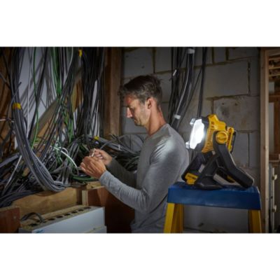 Projecteur de chantier stanley Fatmax SFMCL030B-XJ v20 18V (sans batterie)