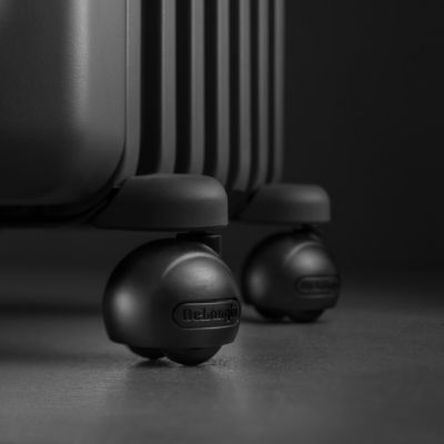 Radiateur à bain d'huile 2000 W, pour 20 m², noir, l.47,2 x P.16 x H.65 cm, Delonghi Radia S TRRS0920 BLK