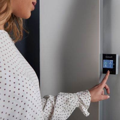 Radiateur connecté électrique double cœur de chauffe GoodHome Sondrio blanc 1500W vertical