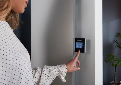 Radiateur connecté électrique double cœur de chauffe GoodHome Sondrio blanc 1500W vertical