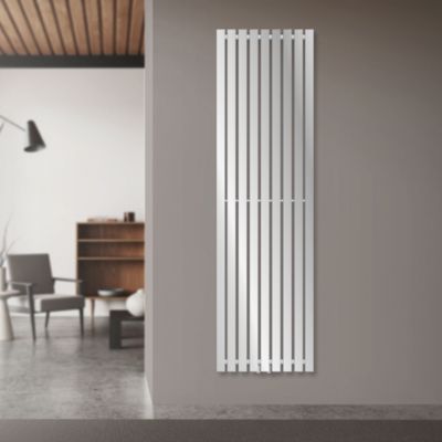 Radiateur à Panneaux Design Stella, 1600 x 480 mm, Chrome, avec Connexion Central, Plat, Vertical, Monocouche