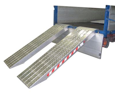 Rampe de chargement 2000mm - Haut. à franchir de 600mm -  charge max par paire 26300kg pour empattement 1500mm - Vendue à l'unité