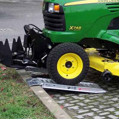 Rampe de chargement 850mm - Haut. à franchir de 200mm - Charge max par paire 1500kg - Prix Unitaire - 55.085