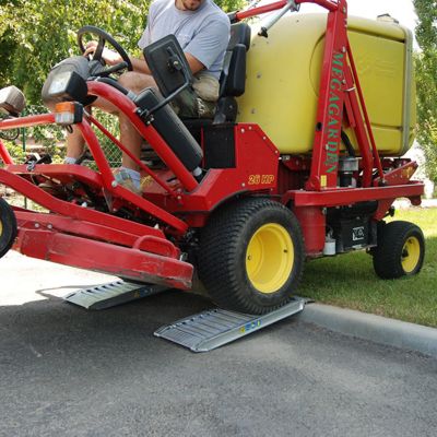 Rampe de chargement 850mm - Haut. à franchir de 200mm - Charge max par paire 1500kg - Prix Unitaire - 55.085
