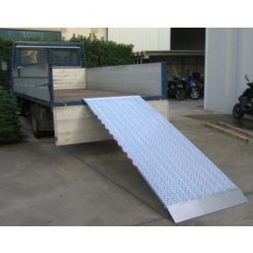 Rampe pliable longueur 1.50m - Hauteur à franchir de 450mm - Charge max par paire 400kg - Prix Unitaire - M030B3/15/2INC