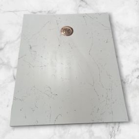 Receveur de douche en béton ciré lisse blanc effet marbre 80x80 , fabriqué artisanalement en France par GAKEAL