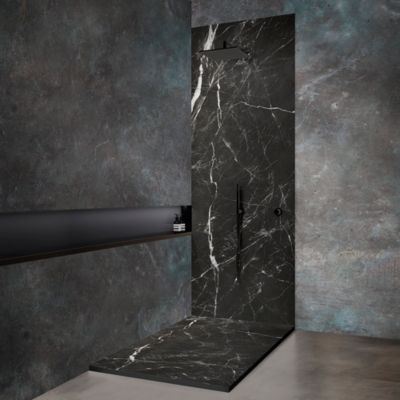 Receveur de douche en resine 200x100 cm imitation marbre noir grille carree inox noir excentree