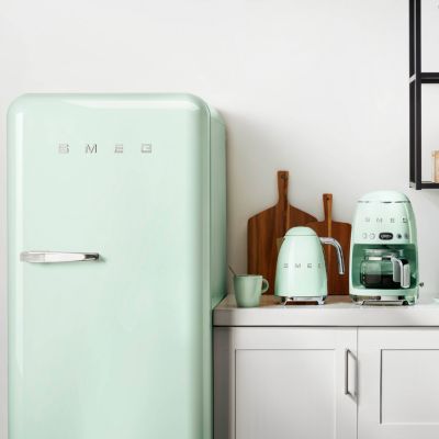 Réfrigérateur congélateur à poser Smeg FAB28RPG6 vert d'eau - 244L / 26L - H.166cm x L.68,5cm x P.86cm