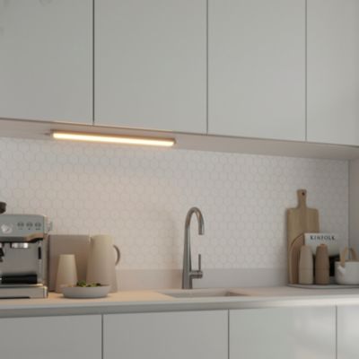 Réglette sous meuble Idonie LED intégrée blanc neutre IP20 1100lm dimmable 9W l.55,9xL.2,5xH.6,2cm métal et plastique chrome GoodHome