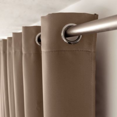 Rideau occultant uni avec 8 œillets (140x180 cm - Taupe)