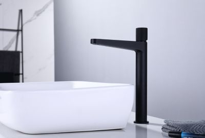 Robinet pour lavabo vasque et évier design en laiton peu bruyant et avec aérateur économie d'eau, H. 31cm, Noir mat