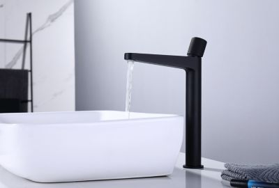 Robinet pour lavabo vasque et évier design en laiton peu bruyant et avec aérateur économie d'eau, H. 31cm, Noir mat