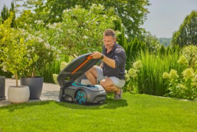 Robot tondeuse sans fil périphérique Smart Sileno Free 700 Gardena 1 700m²
