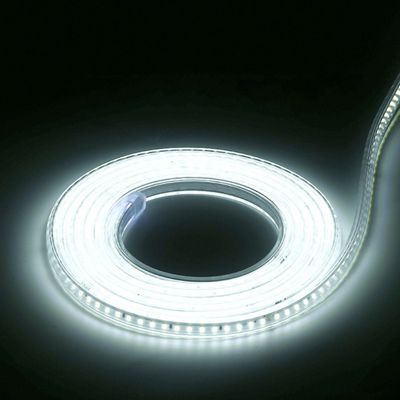 RUBAN LED CHANTIER IP67 230V 15W/M 50M Bandeau Leds sécable 2835 silicone Etanche Blanc Froid 6000K