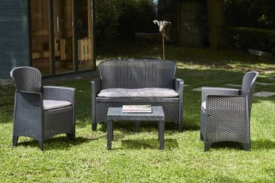 Salon exterieur Debois, Salon de jardin composé de 2 fauteuils, 1 canapé et 1 table, Salon effet rotin avec coussins, Anthracite