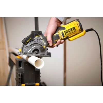 Scie circulaire multimatériaux Stanley Fatmax FME380K 650W