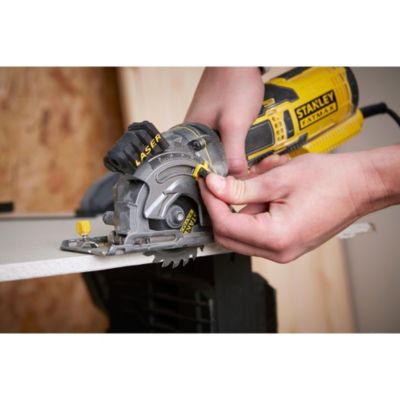 Scie circulaire multimatériaux Stanley Fatmax FME380K 650W