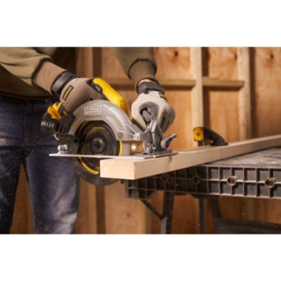 Scie circulaire sans fil Stanley Fatmax SFMCS550B Gamme V20 18V 190 mm (sans batterie)