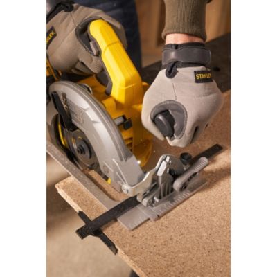 Scie circulaire sans fil Stanley Fatmax SFMCS550B Gamme V20 18V 190 mm (sans batterie)