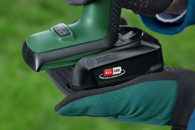 Scie de jardin sans fil sur batterie 18V Bosch Keo 18 LI (avec 1 batterie et 1 chargeur)