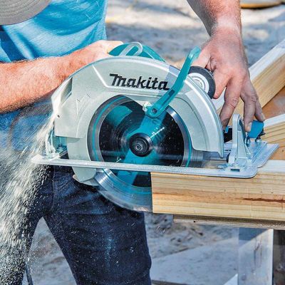 scie electrique MAKITA HS0600 230.0 V 2000 W 4300 tr/min avec fil sans batterie