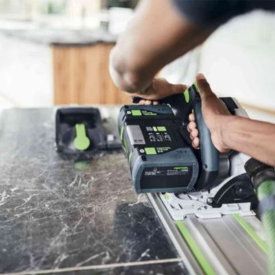 Scie plongeante sans fil TSC 55 5,0 KEBI-Plus/XL-FS FESTOOL avec 2 batteries 18V 5,0Ah chargeur double systainer 577391