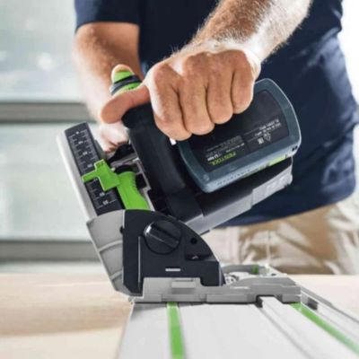 Scie plongeante sans fil TSC 55 5,0 KEBI-Plus/XL-FS FESTOOL avec 2 batteries 18V 5,0Ah chargeur double systainer 577391