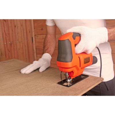 Scie sauteuse filaire non pendualire 400 W, maxi 3000 tr/min, Black+Decker BES603-QS