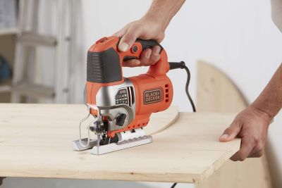 Scie sauteuse pendulaire filaire 650 W BLACK+DECKER BES610-QS