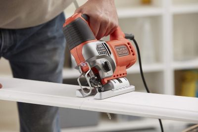 Scie sauteuse pendulaire filaire 650 W BLACK+DECKER BES610-QS