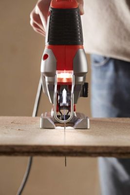 Scie sauteuse pendulaire filaire 650 W BLACK+DECKER BES610-QS