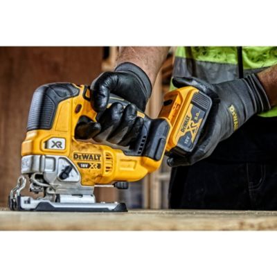 Scie sauteuse sans fil sans batterie 18 V - pendulaire (4 niveaux) - vitesse 0-3200 tr/min - DeWalt DCS334NT-XJ