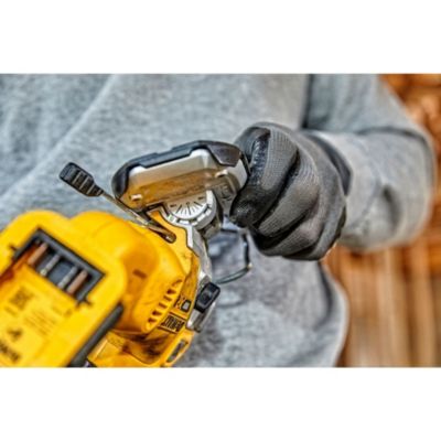 Scie sauteuse sans fil sans batterie 18 V - pendulaire (4 niveaux) - vitesse 0-3200 tr/min - DeWalt DCS334NT-XJ