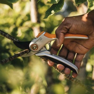 Sécateur à lame franche métal Plus P531 Fiskars